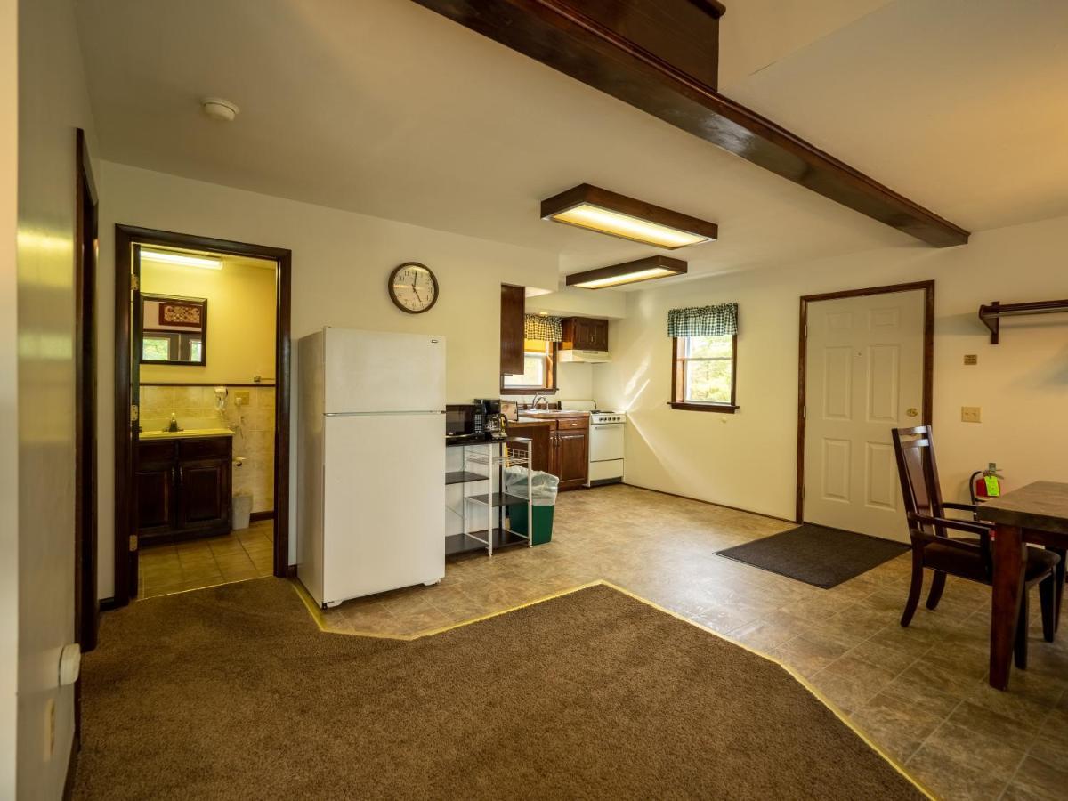 Lake 'N Pines Motel Cooperstown Kültér fotó